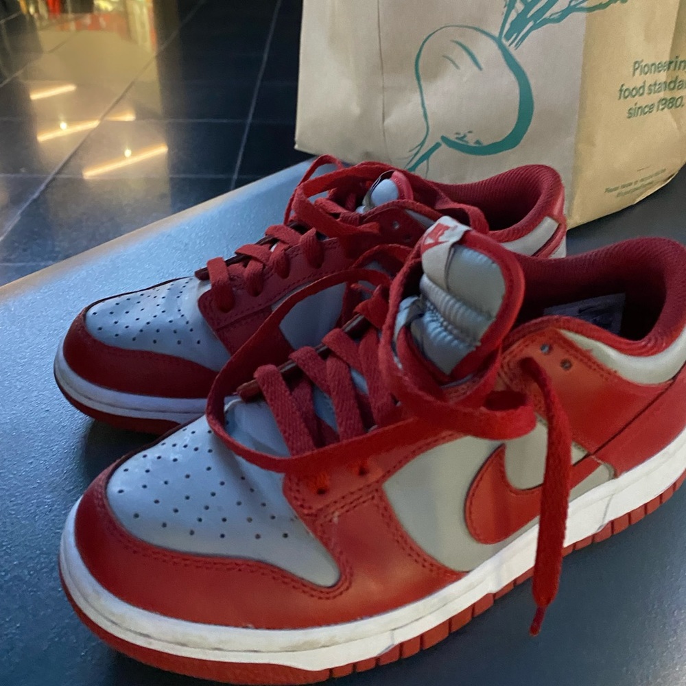 Nike dunk low size 5.5y
